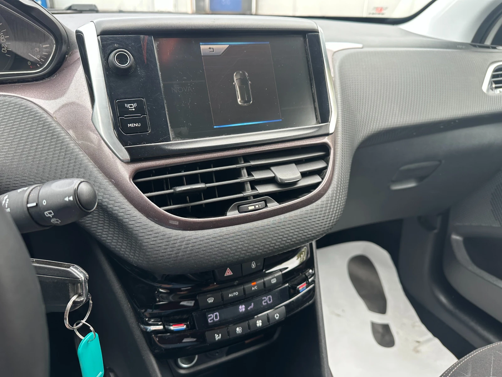 Peugeot 2008 1.4d 68 к.с.  | Mobile.bg — изображение 12