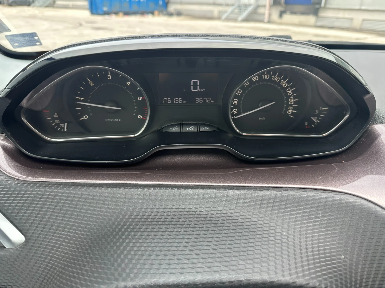 Peugeot 2008 1.4d 68 к.с.  | Mobile.bg — изображение 13