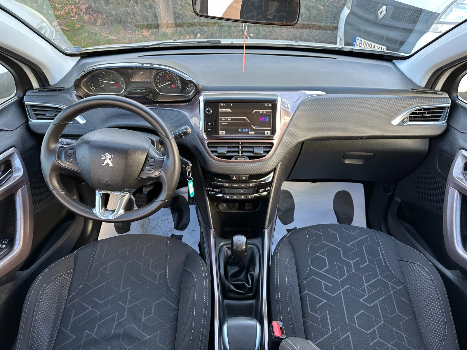 Peugeot 2008 1.4d 68 к.с./ГАРАНЦИЯ 6 МЕСЕЦА  , снимка 10 - Автомобили и джипове - 51908631