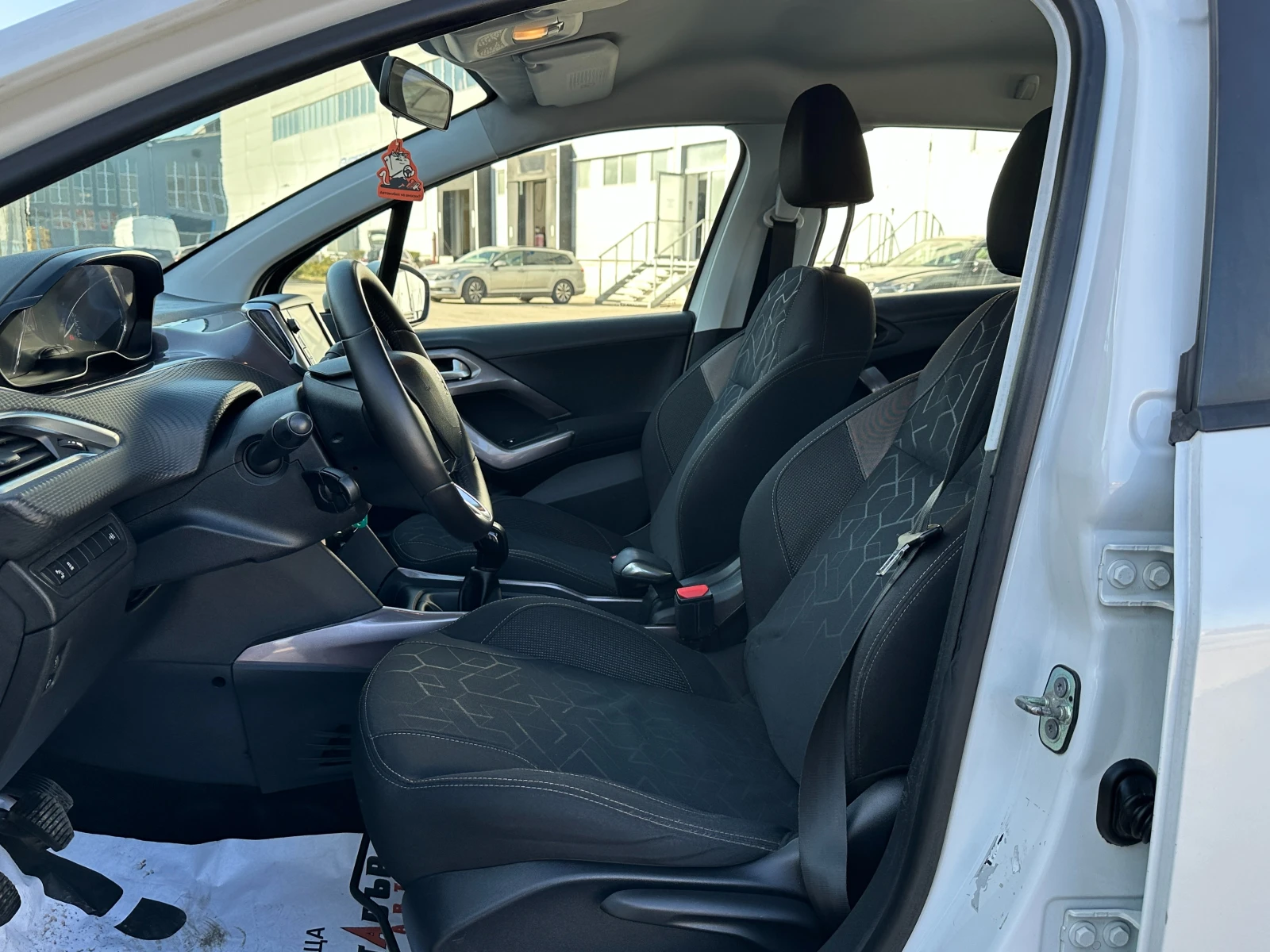 Peugeot 2008 1.4d 68 к.с./ГАРАНЦИЯ 6 МЕСЕЦА  , снимка 8 - Автомобили и джипове - 51908631