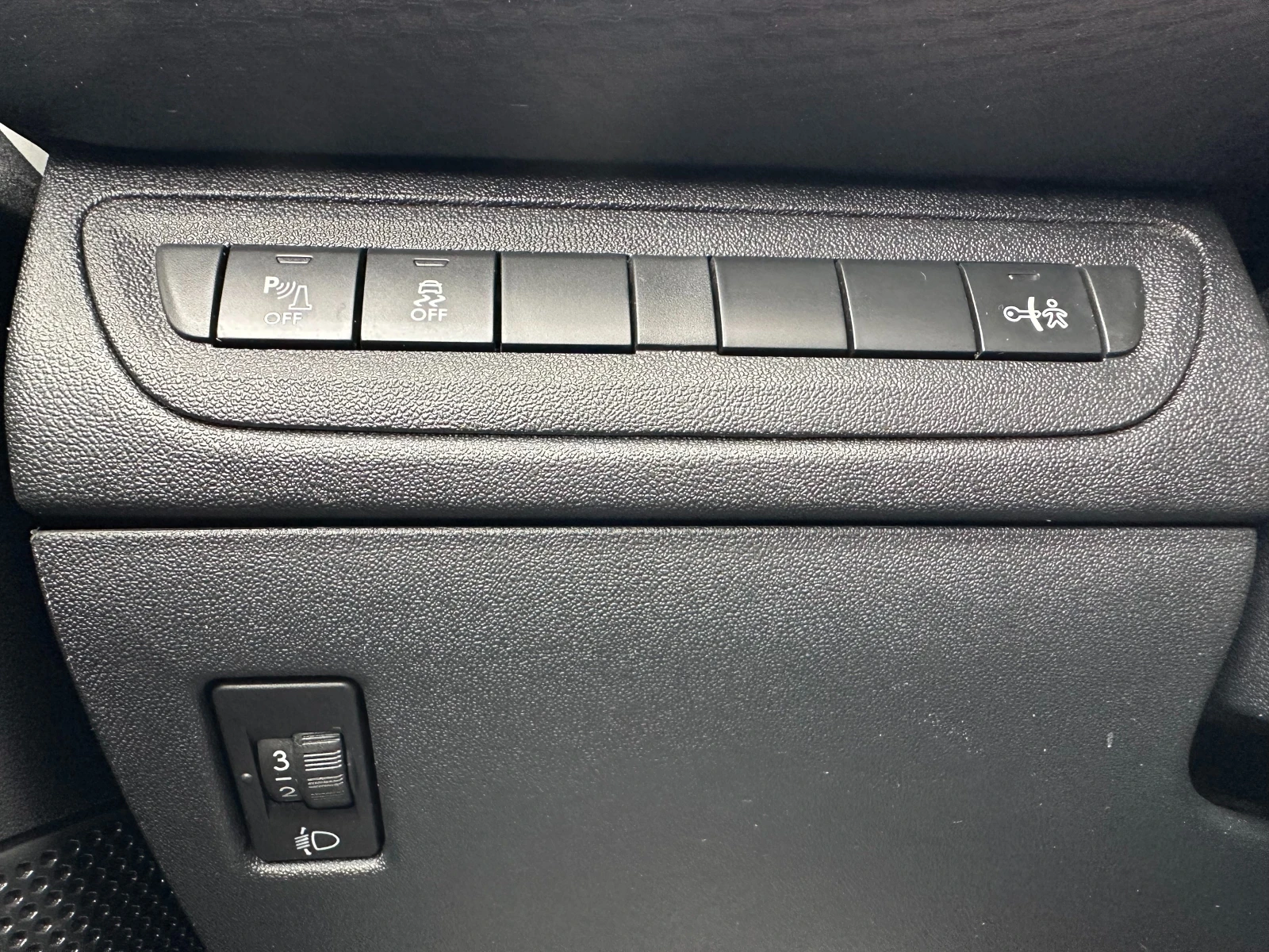 Peugeot 2008 1.4d 68 к.с.  | Mobile.bg — изображение 15