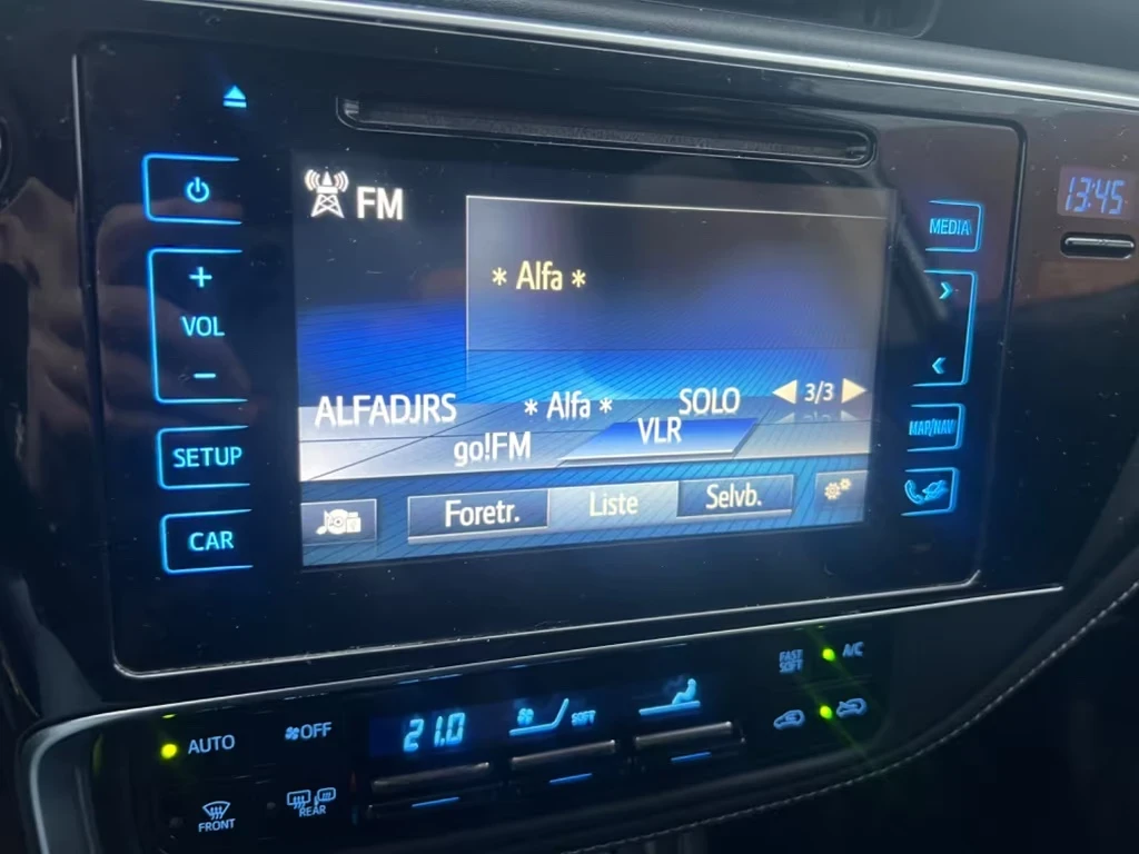 Toyota Auris 1.2 Comfort 116кс - изображение 10