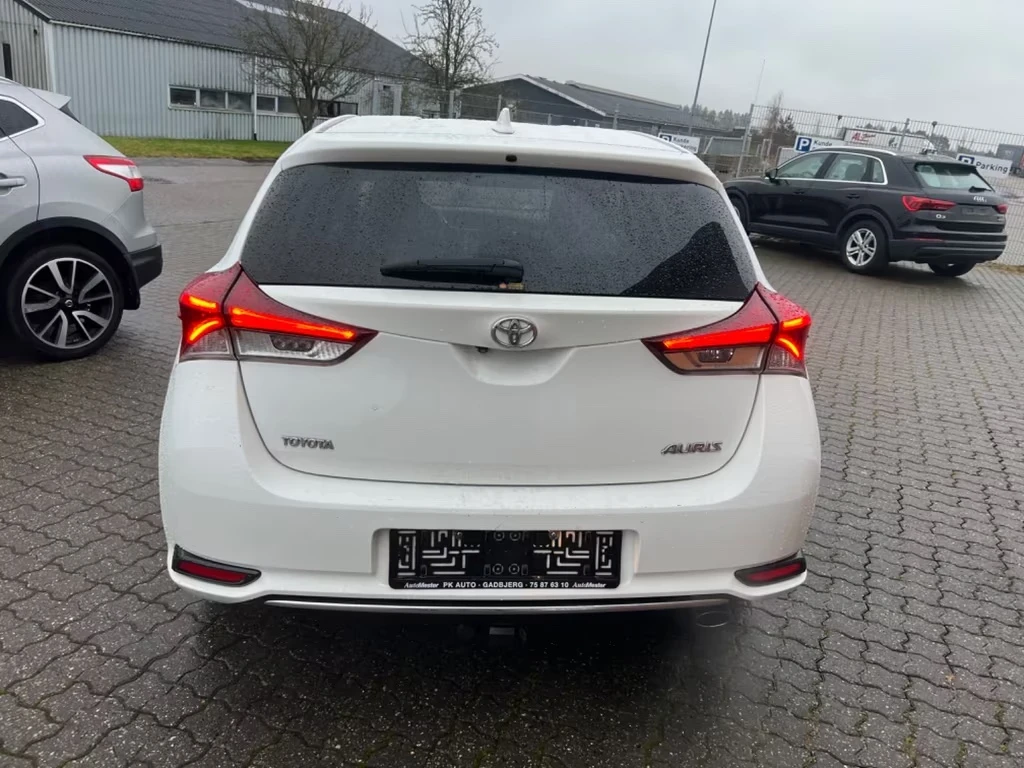 Toyota Auris 1.2 Comfort 116кс - изображение 8