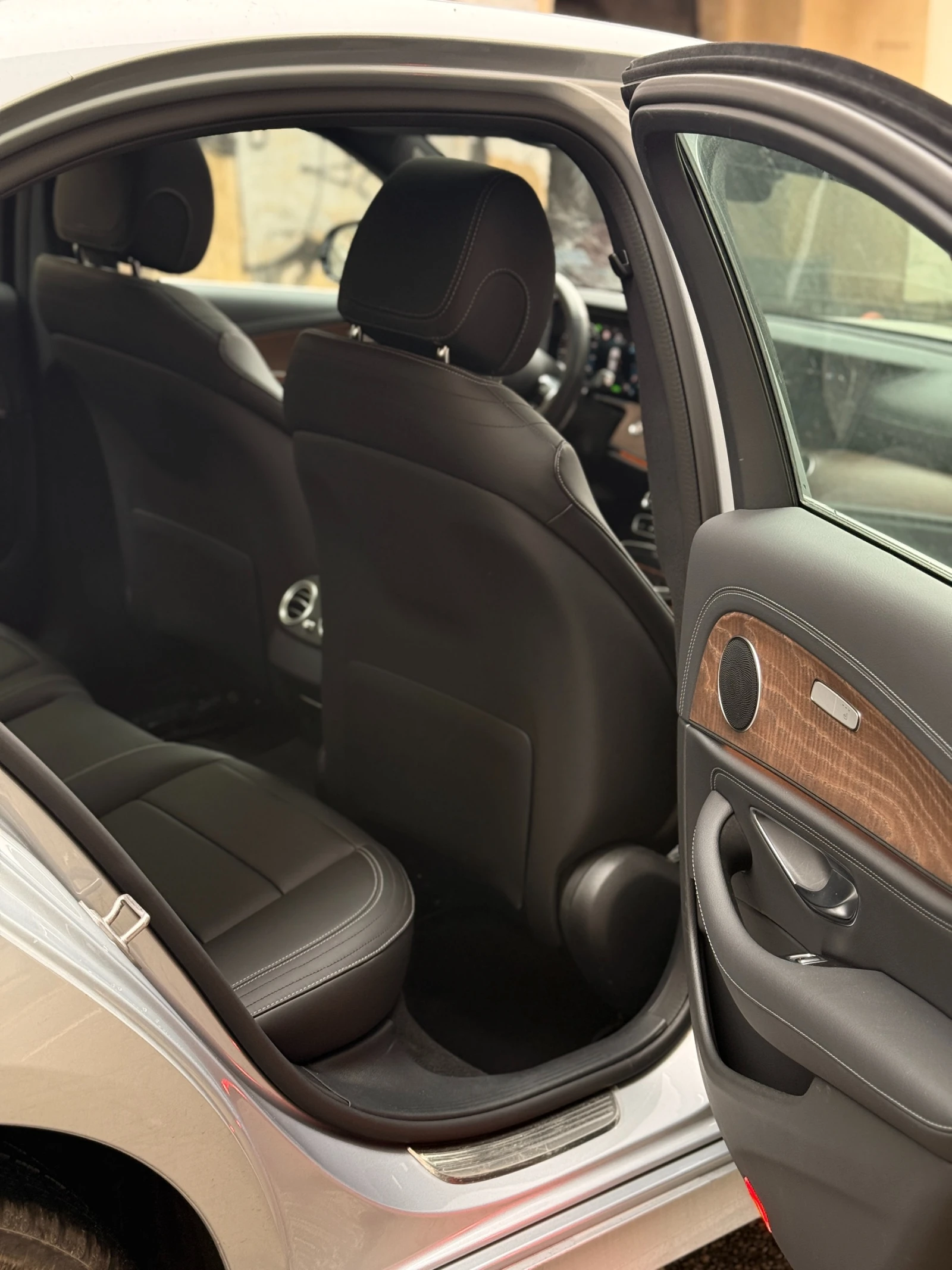 Mercedes-Benz E 450 4MATIC, снимка 13 - Автомобили и джипове - 53712142