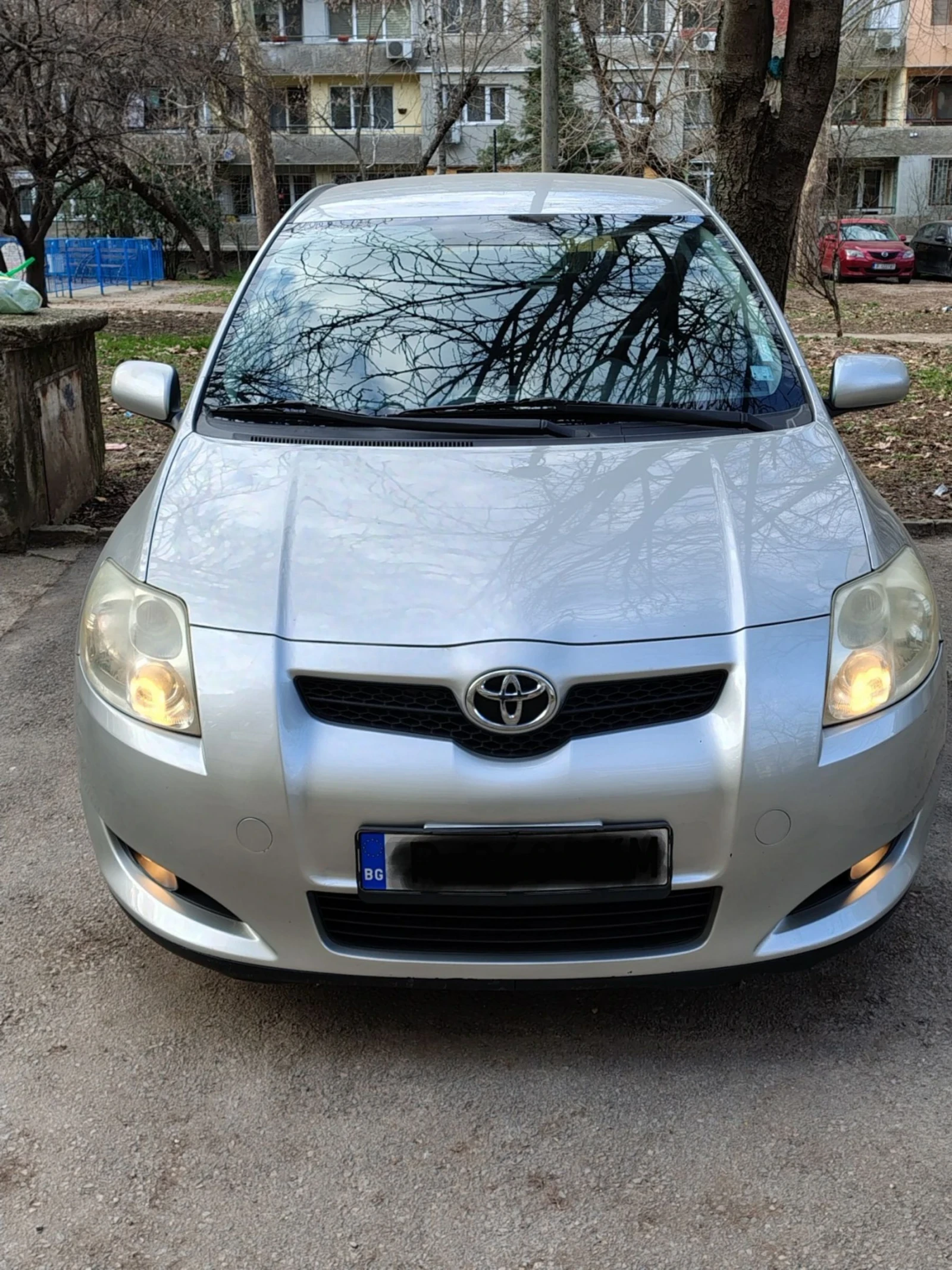 Toyota Auris 1.4 D4D 6 скорости , снимка 2 - Автомобили и джипове - 53876121