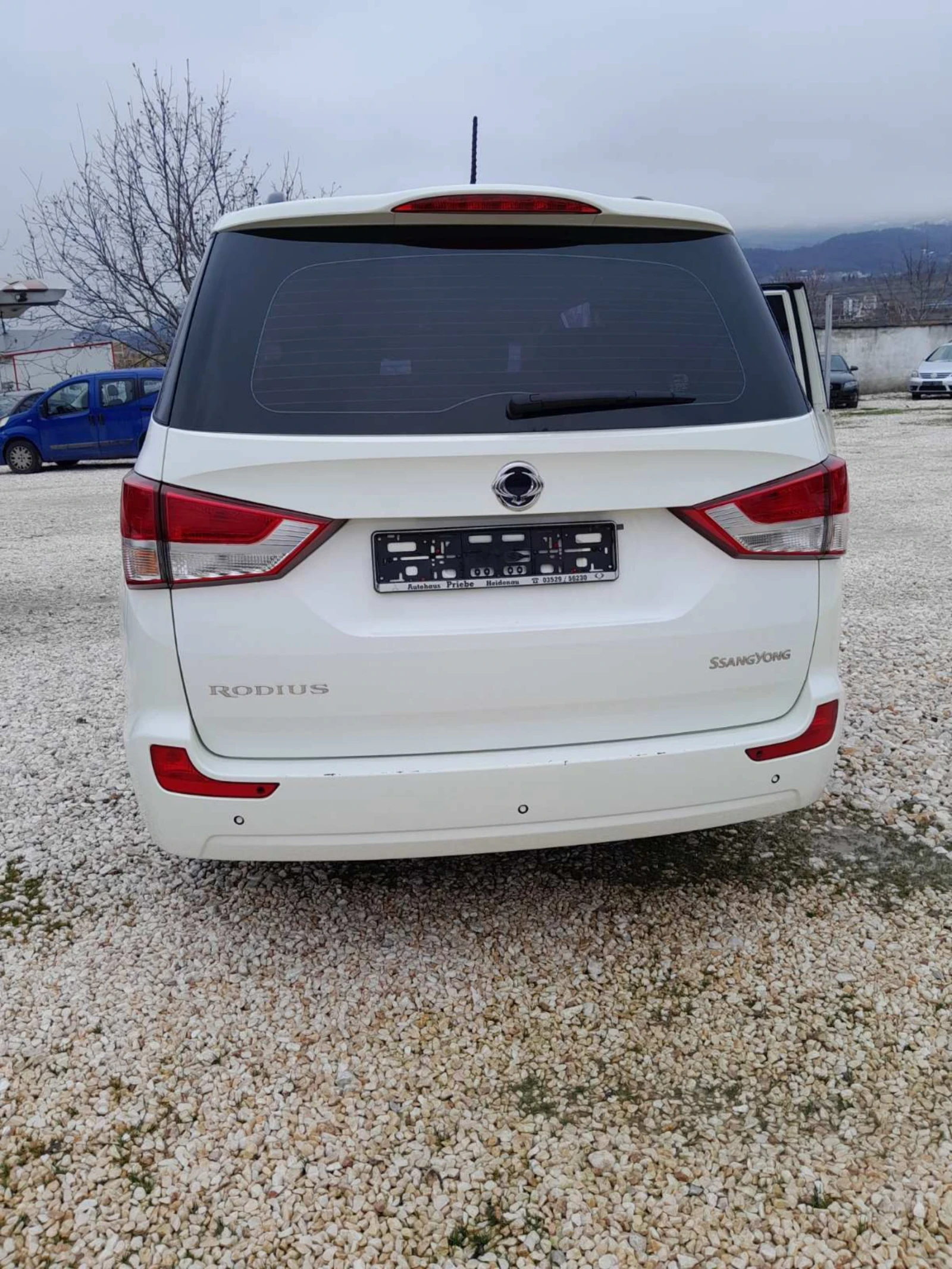SsangYong Rodius 2.0 HDI / 6+ 1, снимка 2 - Автомобили и джипове - 53904743