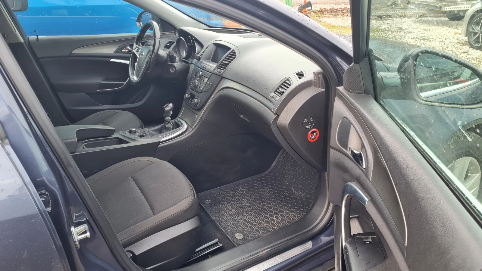 Opel Insignia 2.0 CDTI, снимка 10 - Автомобили и джипове - 54068642