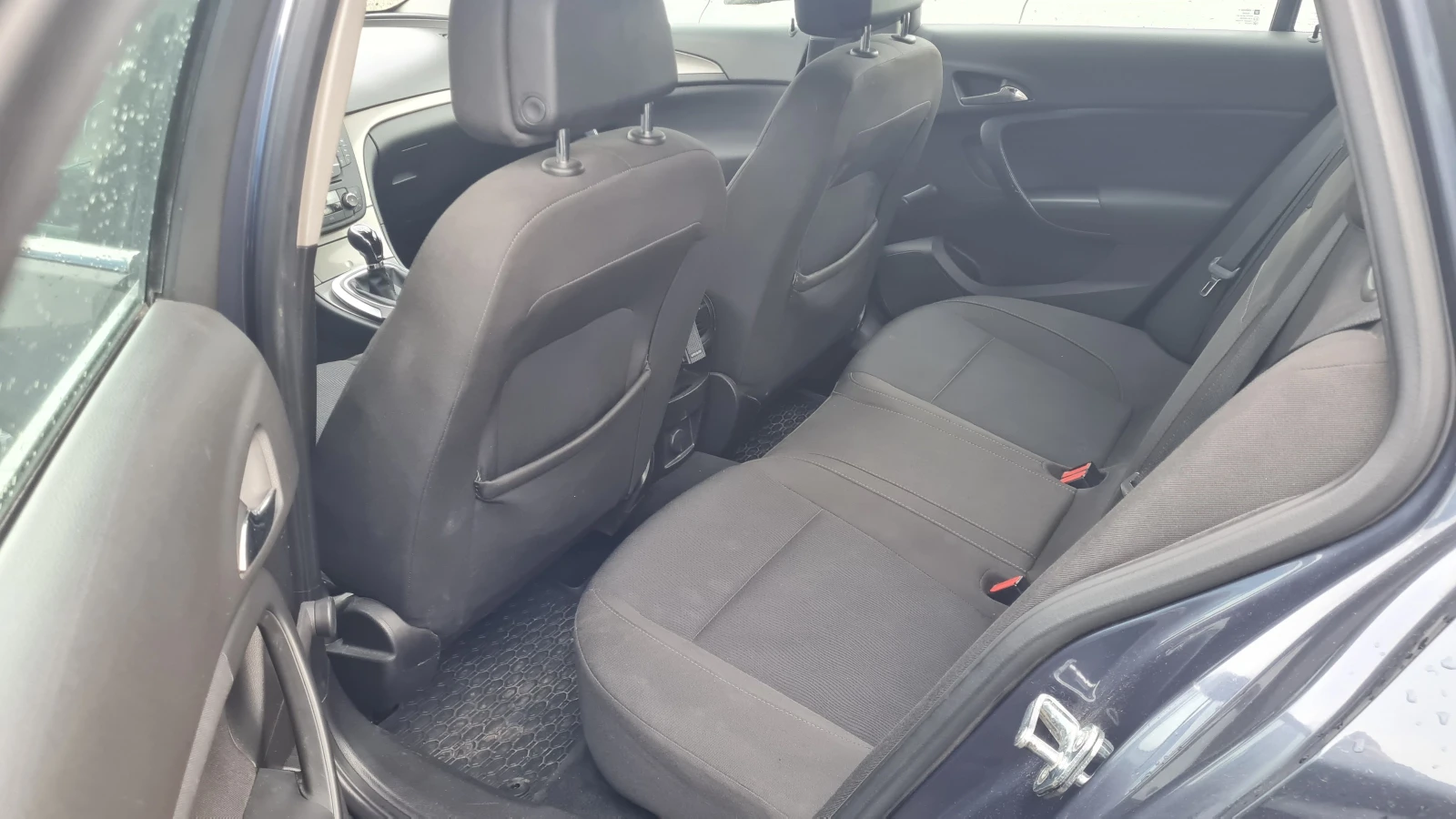 Opel Insignia 2.0 CDTI, снимка 12 - Автомобили и джипове - 54068642