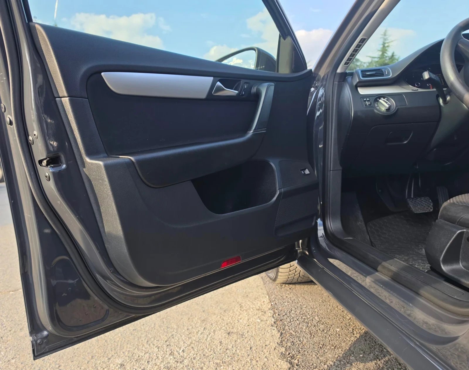 VW Passat B7 2.0 140 к.с., снимка 16 - Автомобили и джипове - 54102357