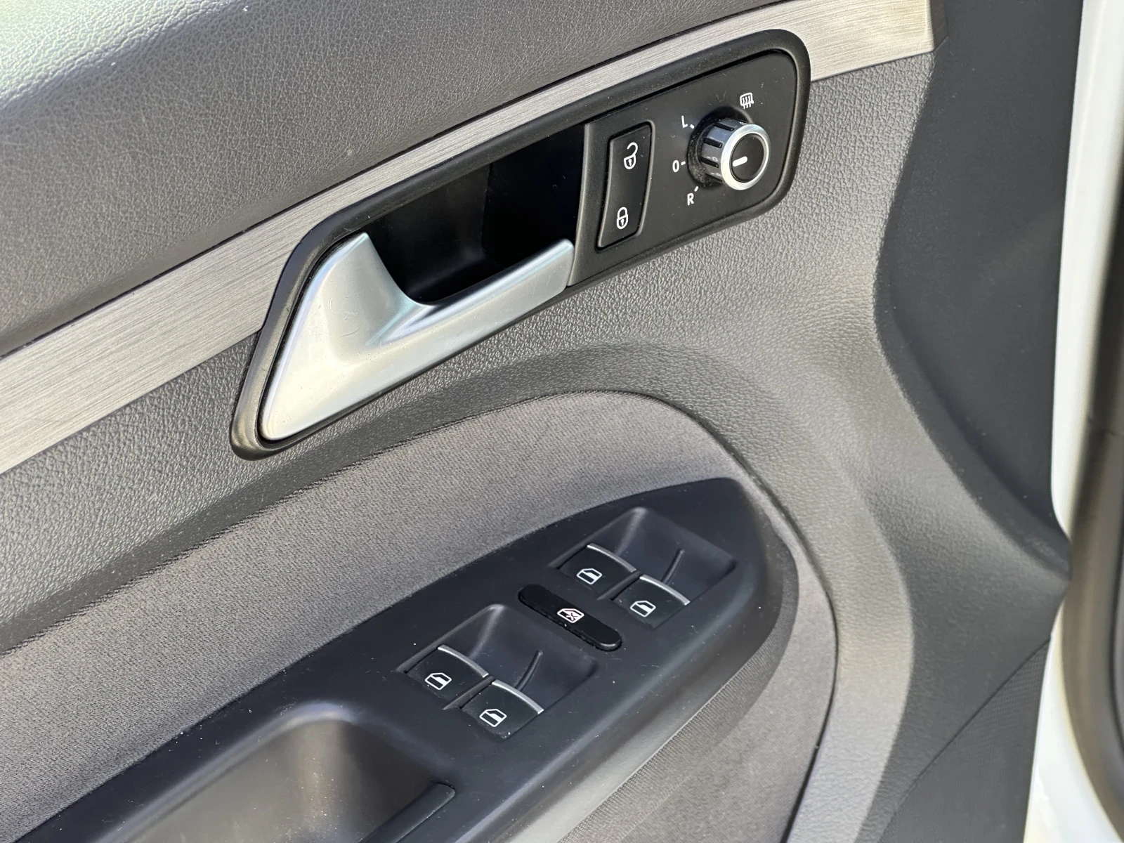 VW Touran TGI 150hp , снимка 6 - Автомобили и джипове - 54260151