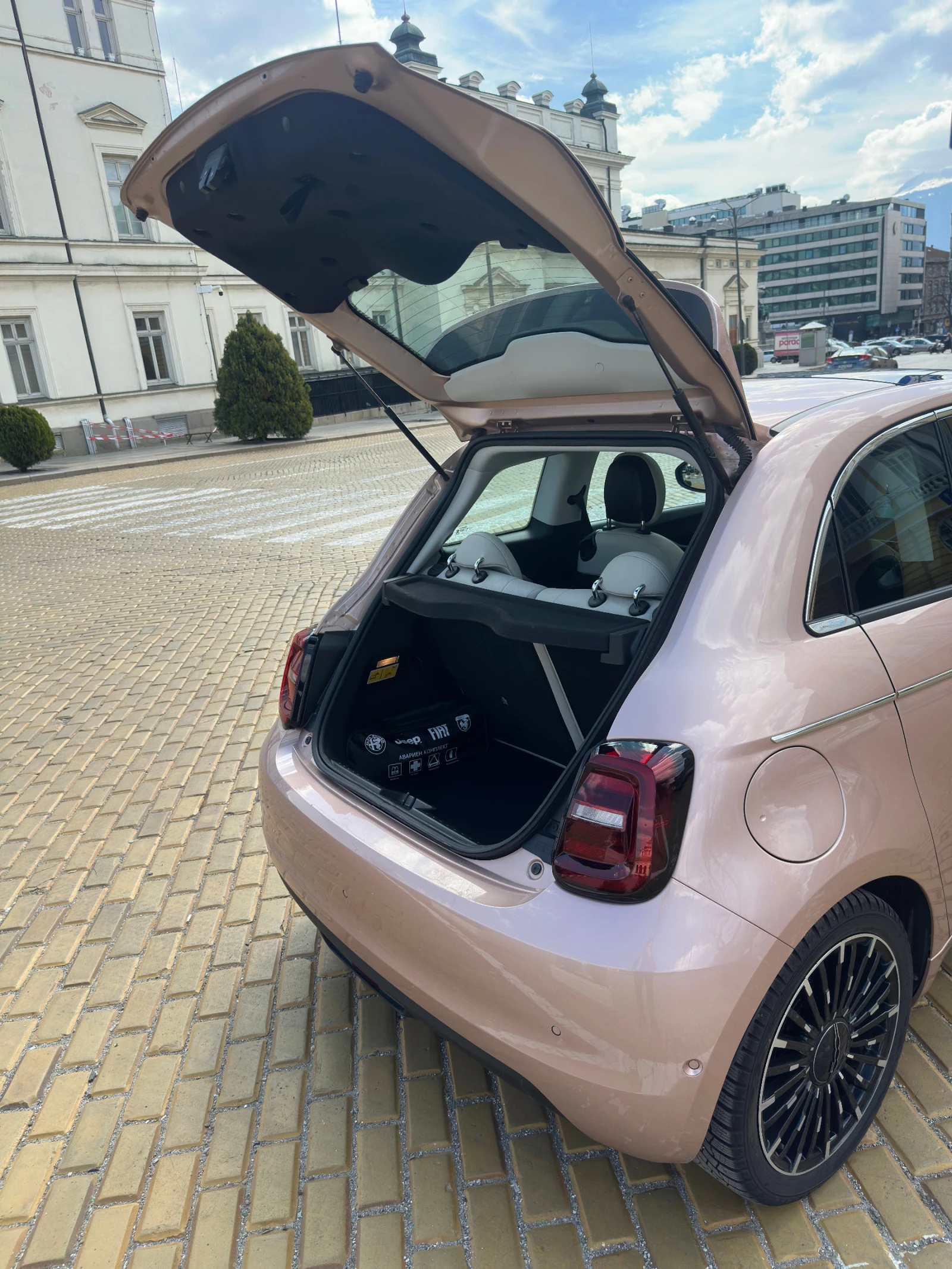 Fiat 500e La Prima 3+ 1, снимка 15 - Автомобили и джипове - 54733852