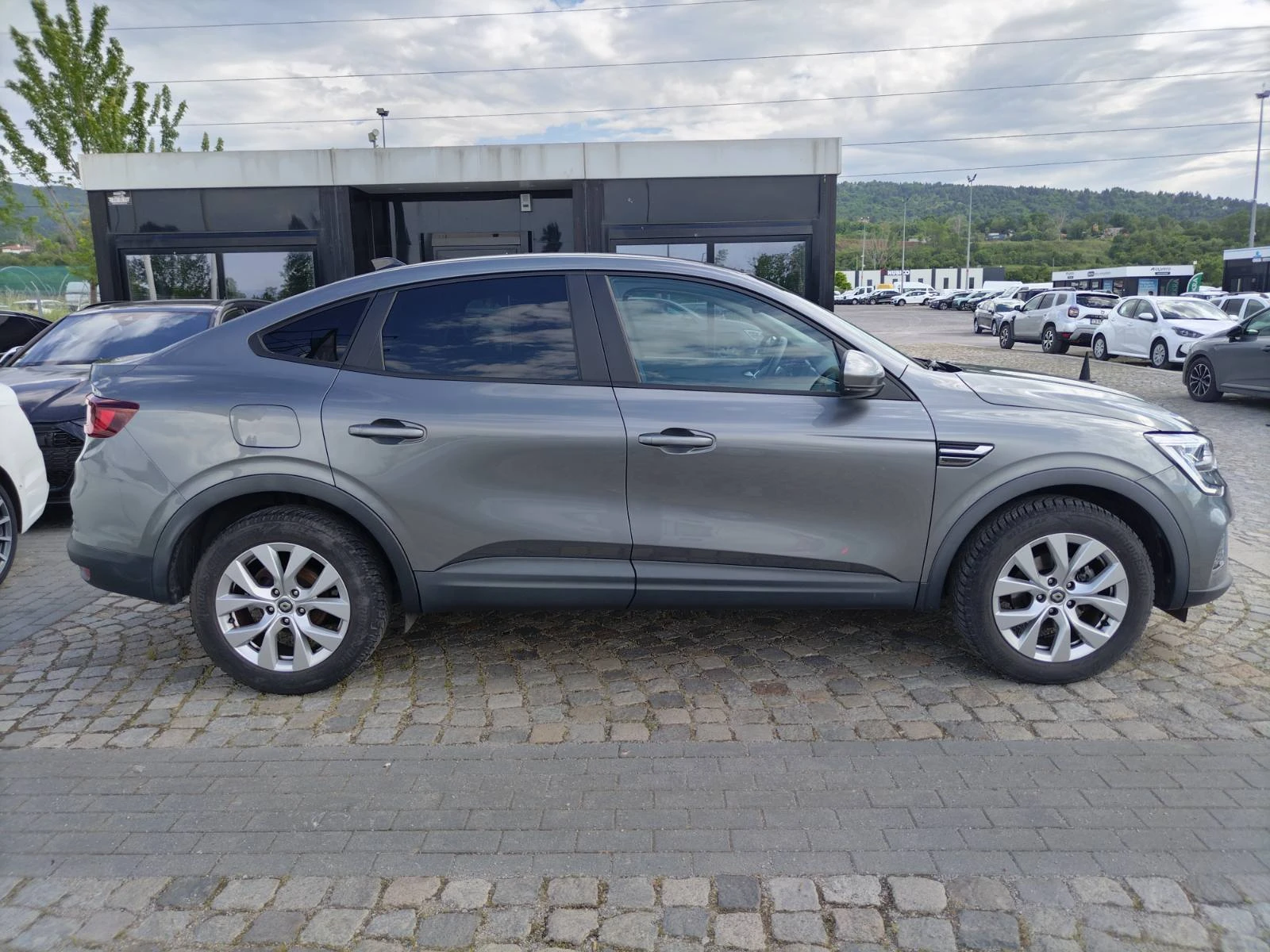 Renault Arkana 1.3Tce/140К.с./ZEN/ КАПАРИРАН, снимка 7 - Автомобили и джипове - 54766511