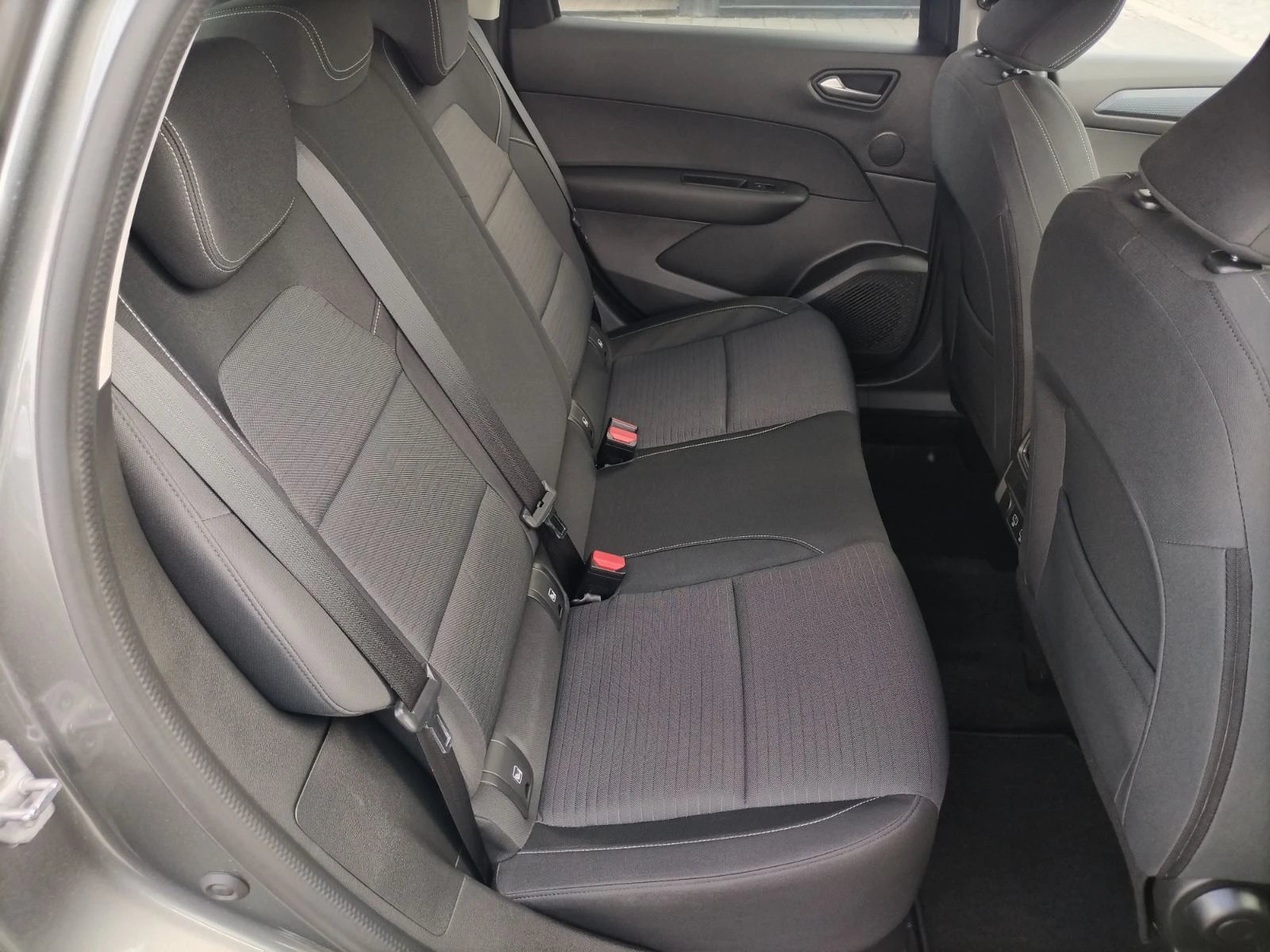 Renault Arkana 1.3Tce/140К.с./ZEN, снимка 16 - Автомобили и джипове - 54766511