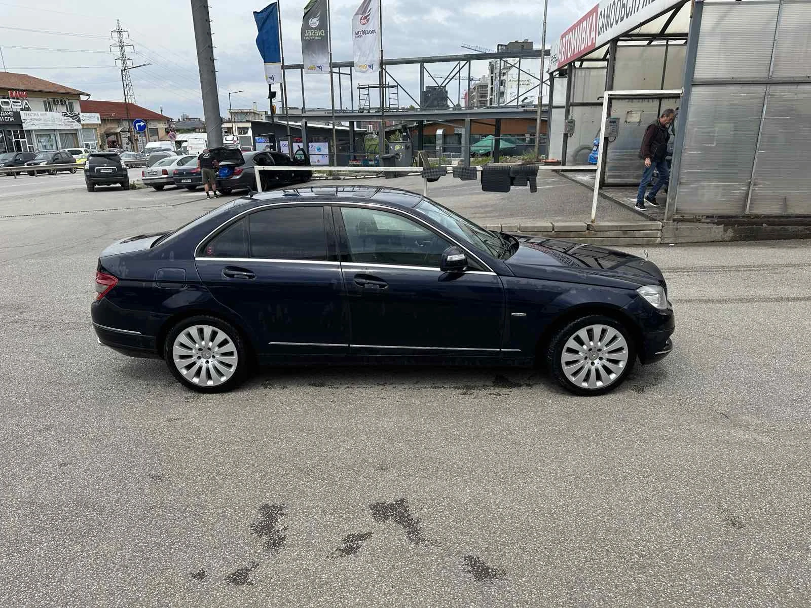 Mercedes-Benz C 350, снимка 2 - Автомобили и джипове - 55071033