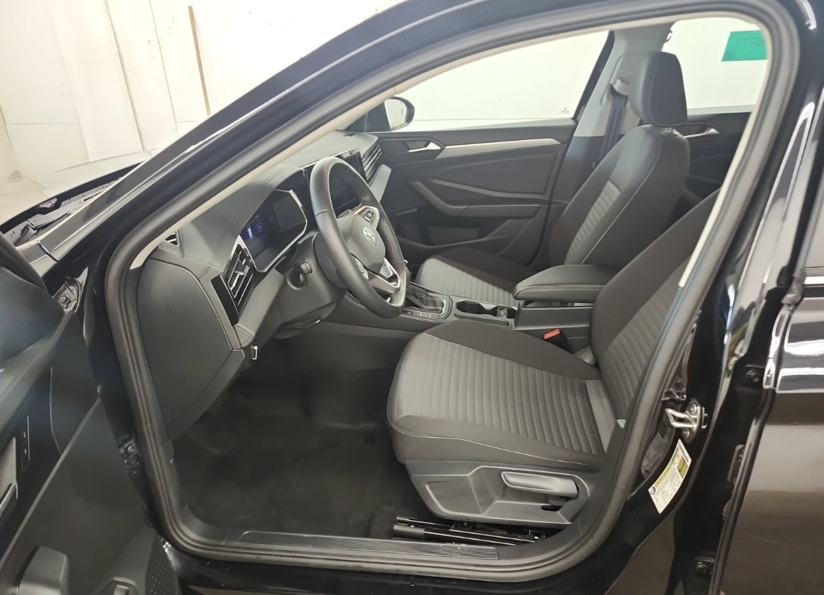 VW Jetta Facelift* ЧИСТО НОВА* Камера* м.Точки* Подгрев, снимка 9 - Автомобили и джипове - 55226268
