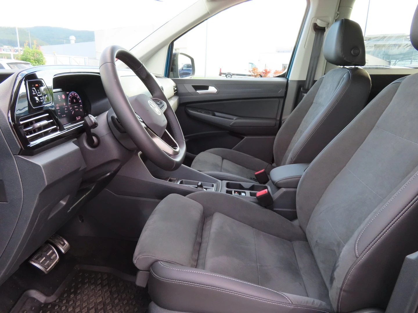 VW Caddy, снимка 5 - Автомобили и джипове - 56420374