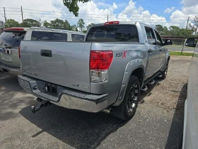 Обява за продажба на Toyota Tundra Crew Cab* 5.7* БЕЗ РЪЖДА* КОЖА* ВИДЕО НА МОТОР ~30 000 лв. - изображение 3