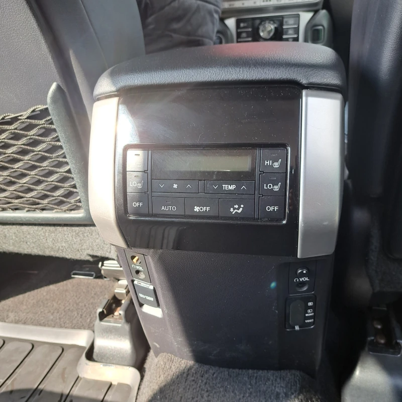 Toyota Land cruiser Premium luxury, снимка 11 - Автомобили и джипове - 47596718