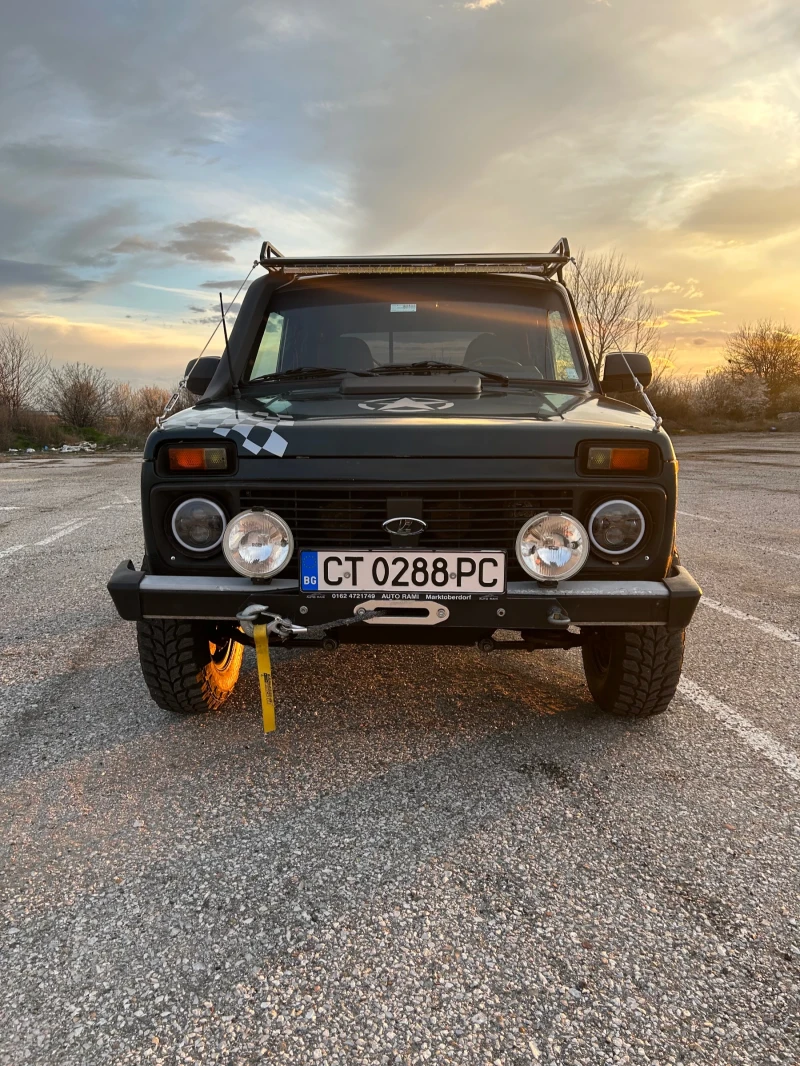 Lada Niva, снимка 1 - Автомобили и джипове - 48199928