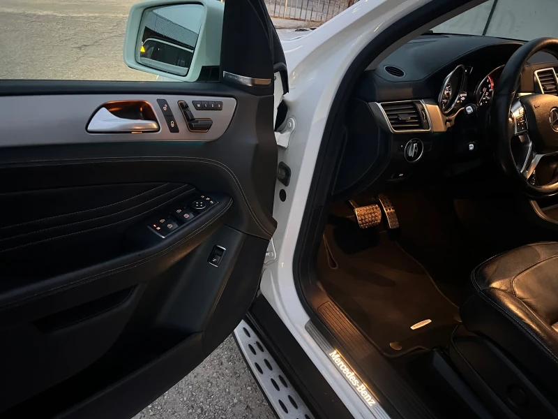 Mercedes-Benz ML 350 AMG Paket, снимка 13 - Автомобили и джипове - 52233239
