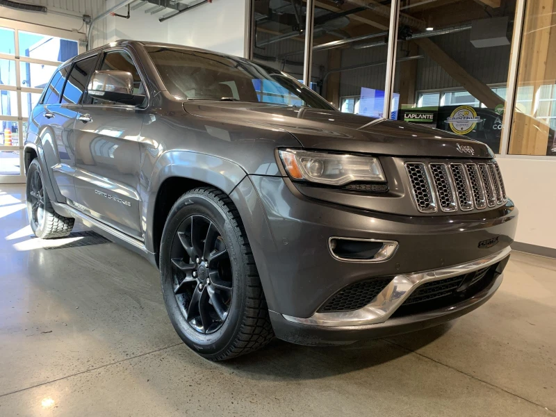 Jeep Grand cherokee SUMMIT| V6| DISTRONIK| HARMAN| PANO| BI-XENON, снимка 2 - Автомобили и джипове - 53220802