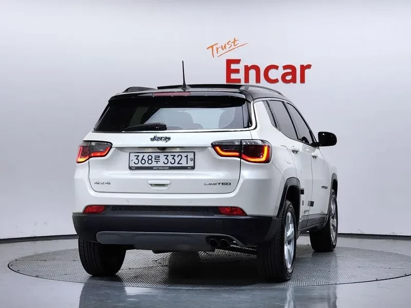 Jeep Compass 2Nd Generation 2.4 Limited Awd, снимка 4 - Автомобили и джипове - 55189781