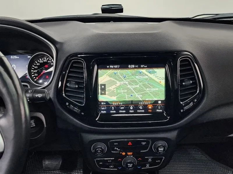 Jeep Compass 2Nd Generation 2.4 Limited Awd, снимка 12 - Автомобили и джипове - 55189781