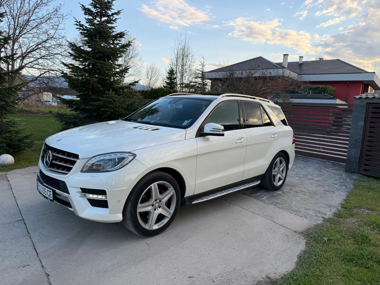 Mercedes-Benz ML 350 AMG Paket, снимка 3 - Автомобили и джипове - 52233239