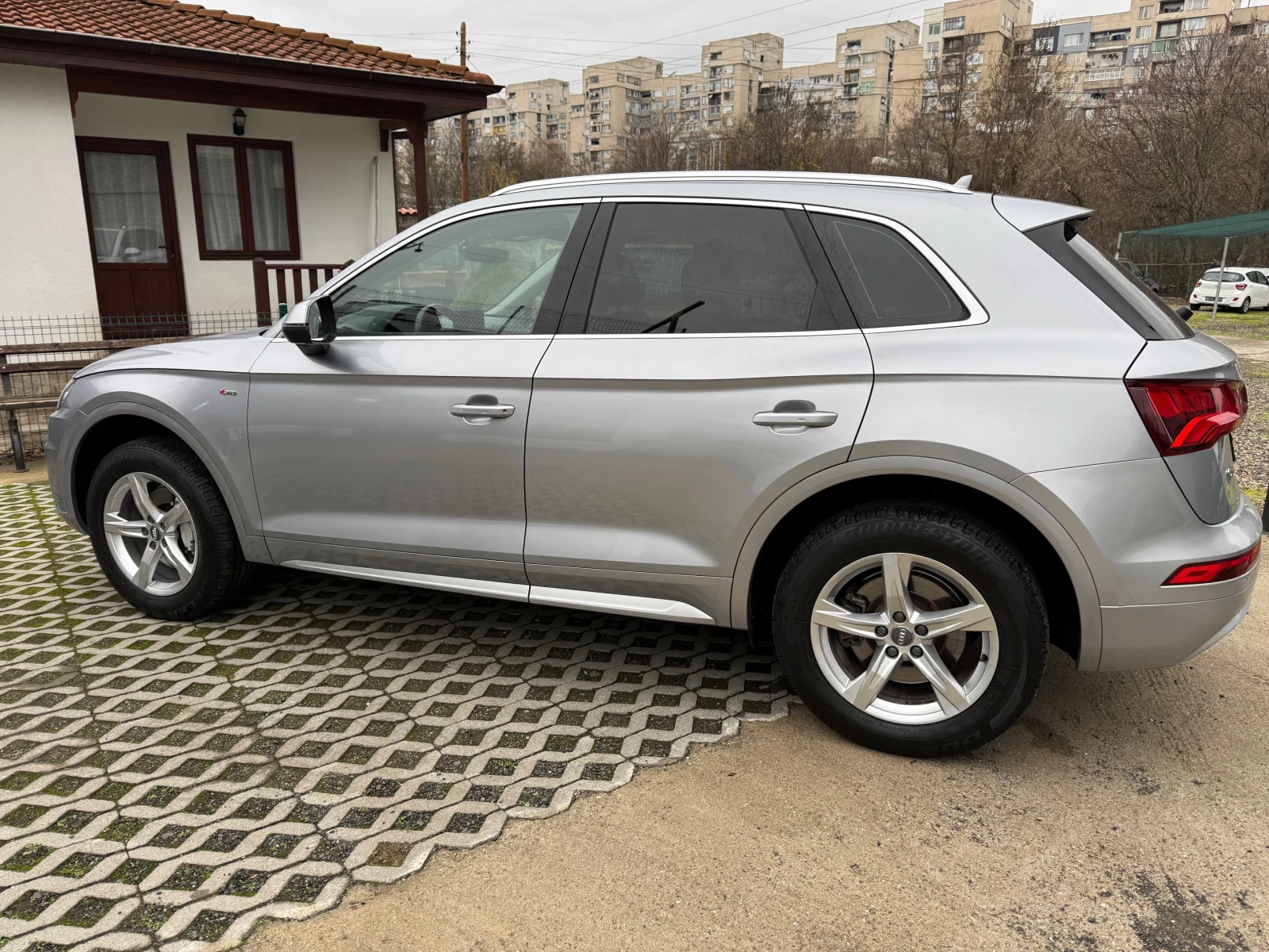 Audi Q5 2.0TDI Quattro.190к.с. - изображение 7