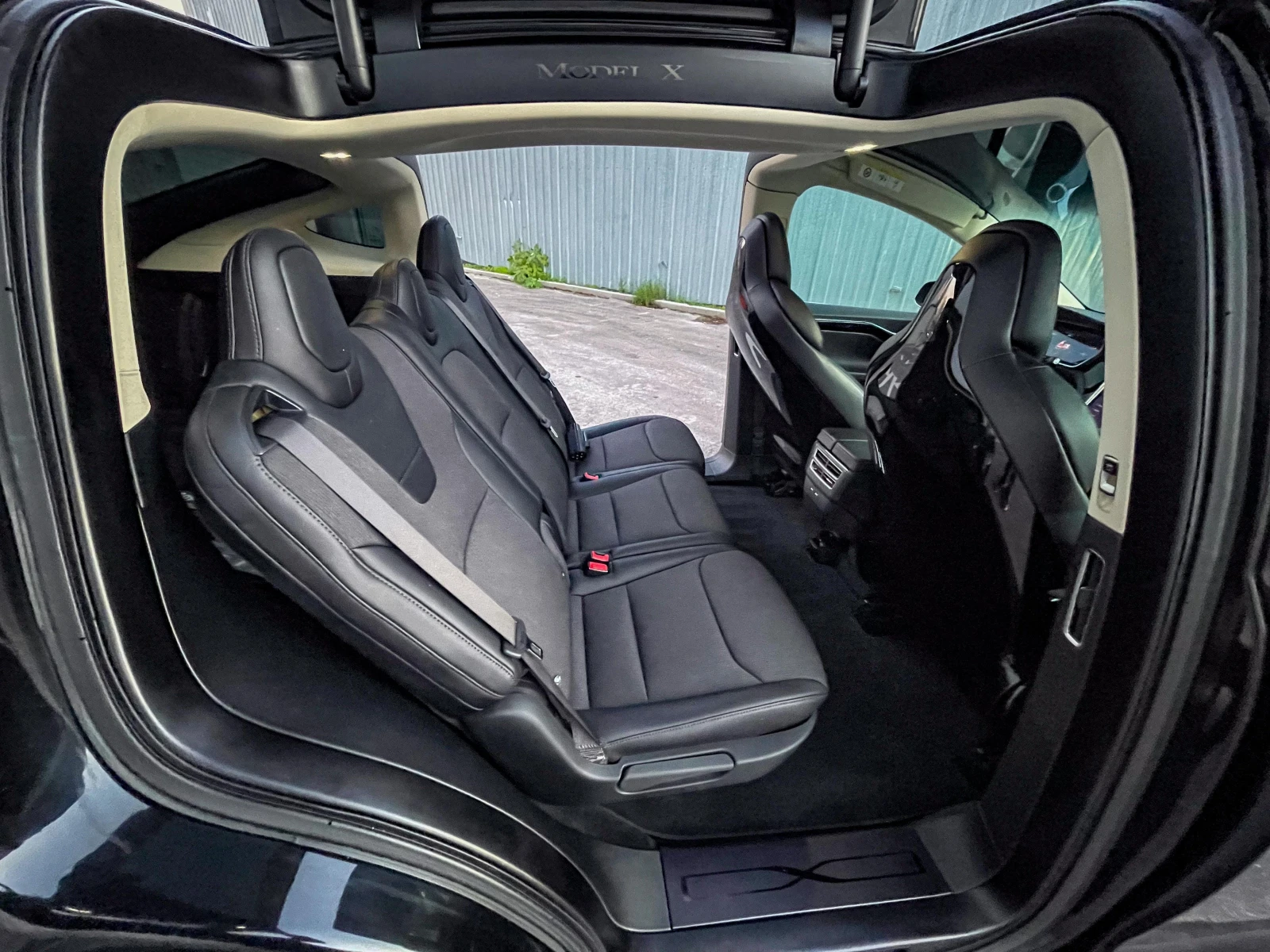 Tesla Model X P90D - изображение 10