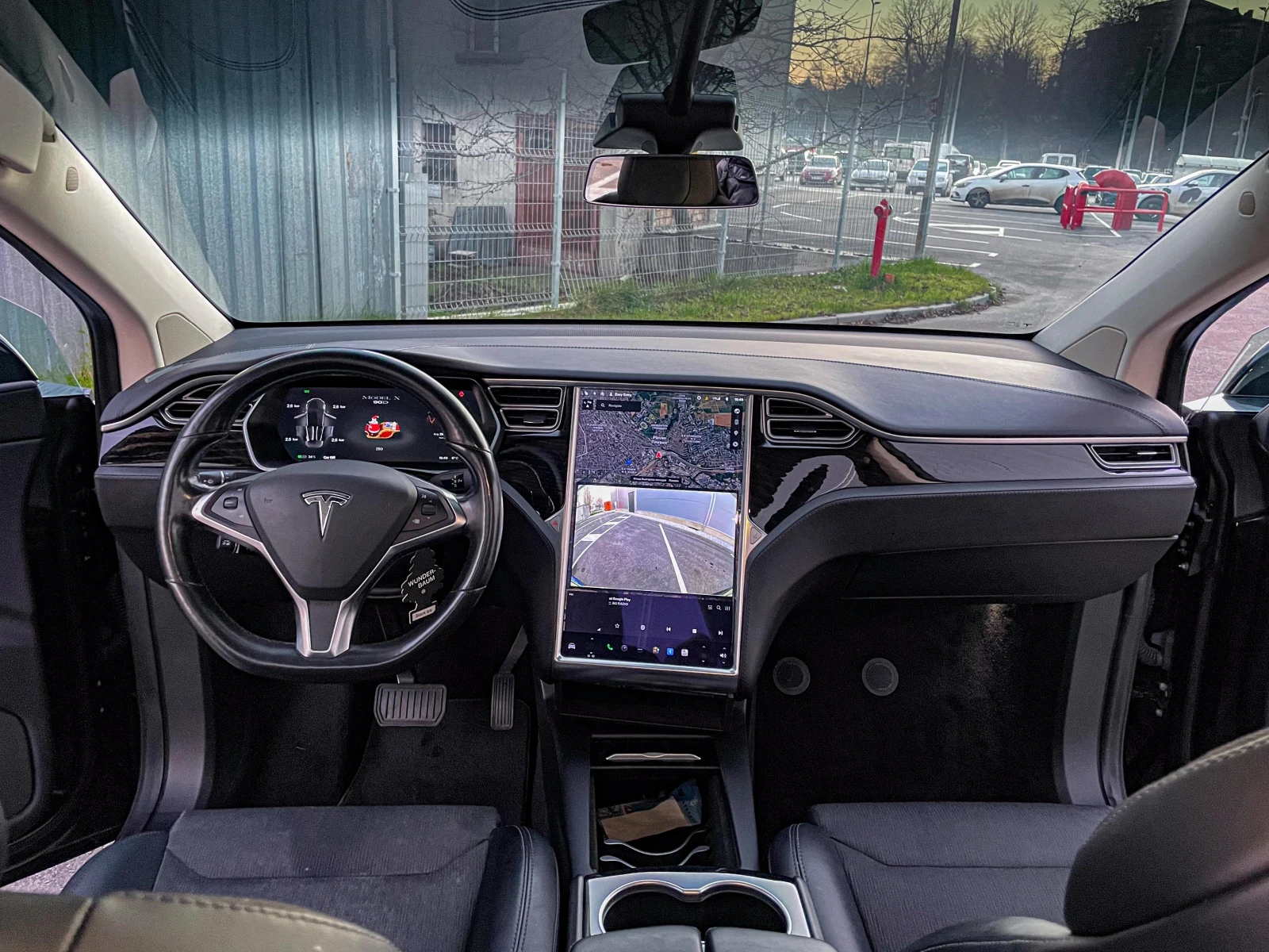 Tesla Model X P90D - изображение 7
