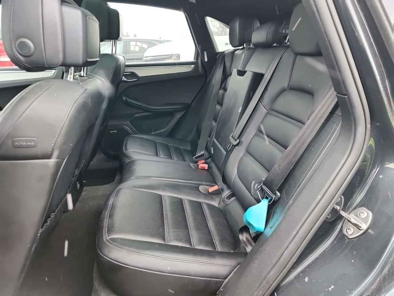 Porsche Macan TURBO | KEYLESS | ПОДГРЕВИ | CARFAX, снимка 12 - Автомобили и джипове - 53930940