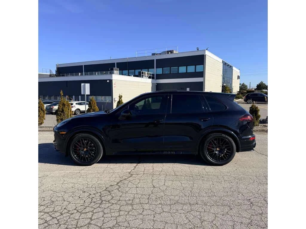 Porsche Cayenne * GTS | PANO ROOF | V6 * ОБДУХВАНЕ * ПОДГРЕВ, снимка 3 - Автомобили и джипове - 54109441