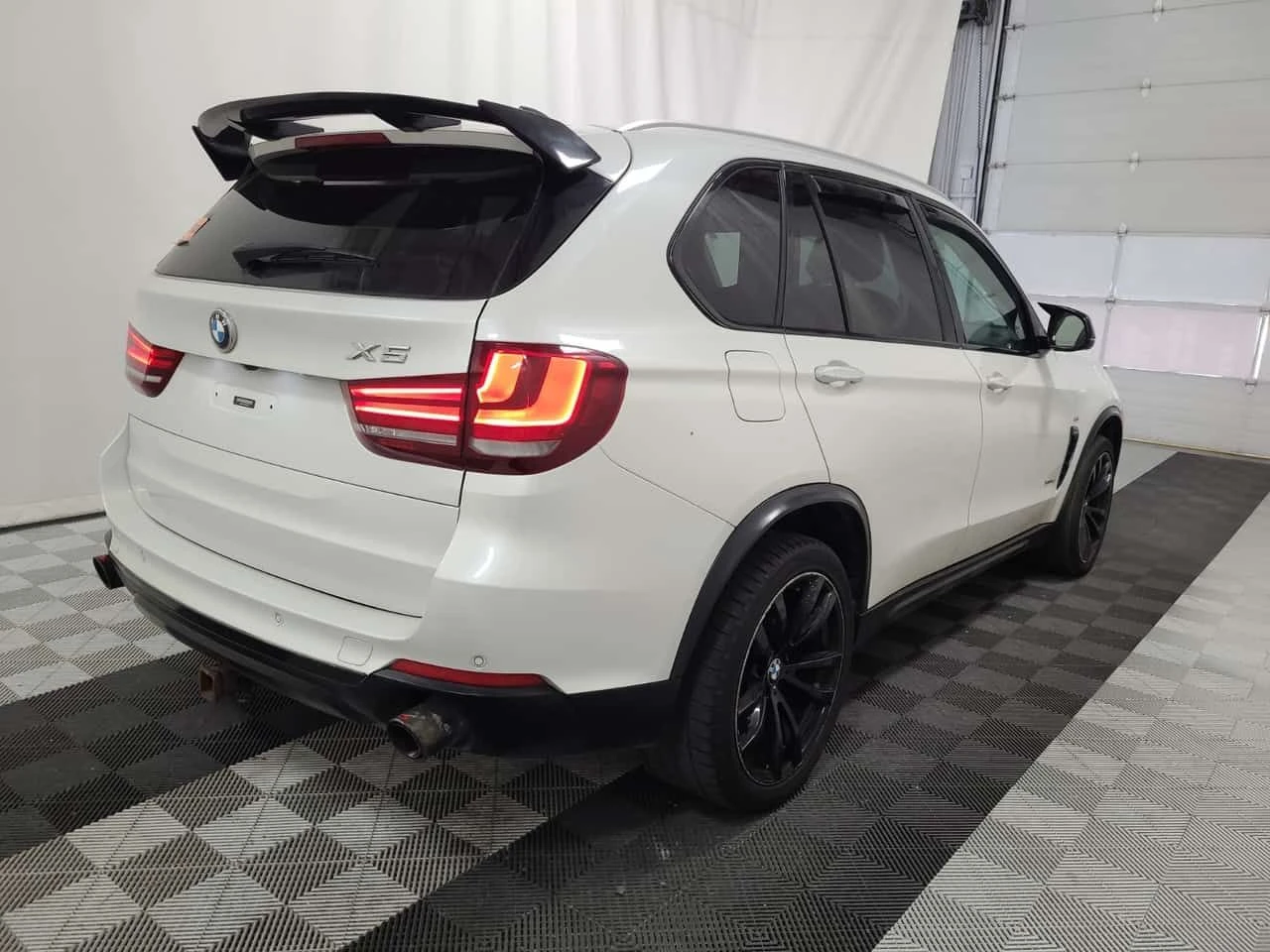 BMW X5 XDRIVE35I / 360 / Harman Kardon / АВТОКРЕДИТ , снимка 3 - Автомобили и джипове - 54923498
