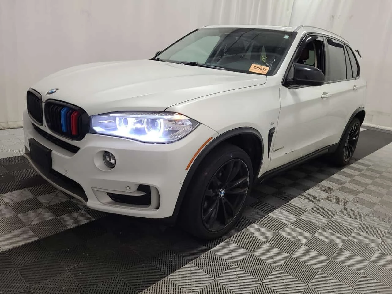 BMW X5 XDRIVE35I / 360 / Harman Kardon / АВТОКРЕДИТ 