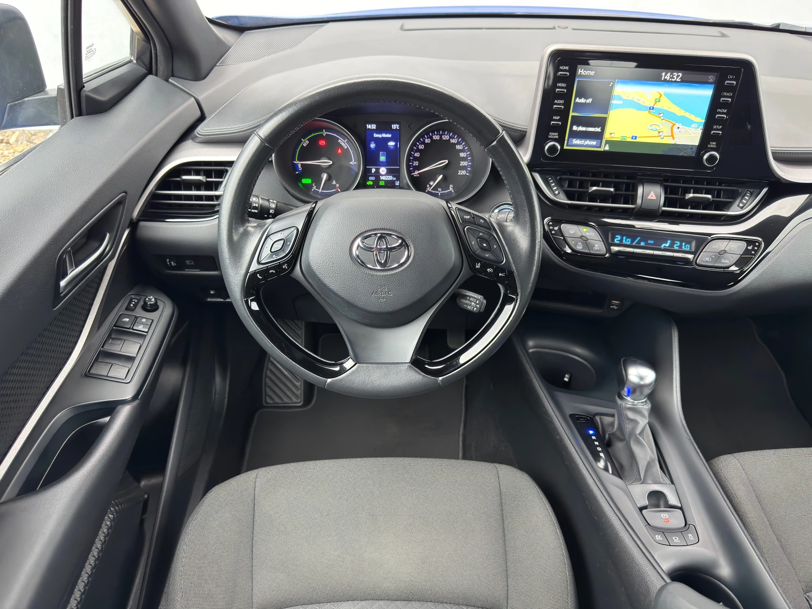 Toyota C-HR 1.8 Hybrid, снимка 11 - Автомобили и джипове - 56730121