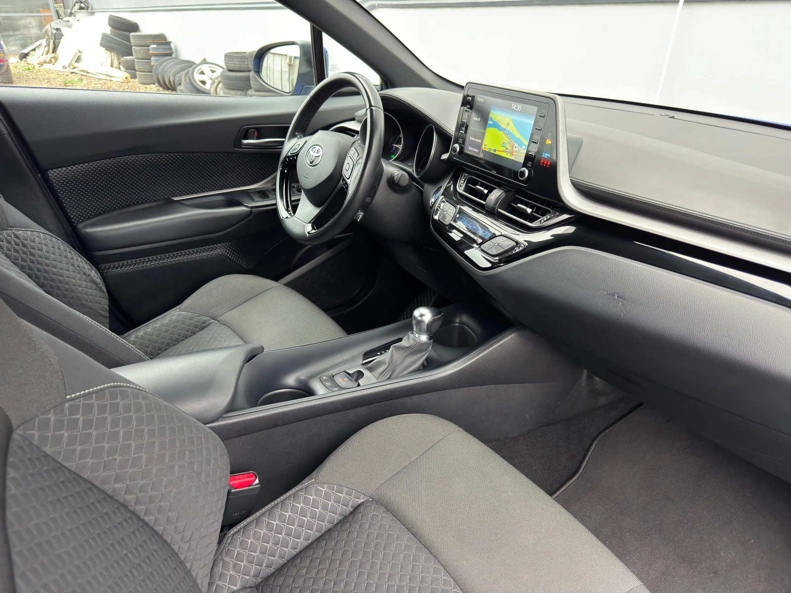 Toyota C-HR 1.8 Hybrid, снимка 9 - Автомобили и джипове - 56730121