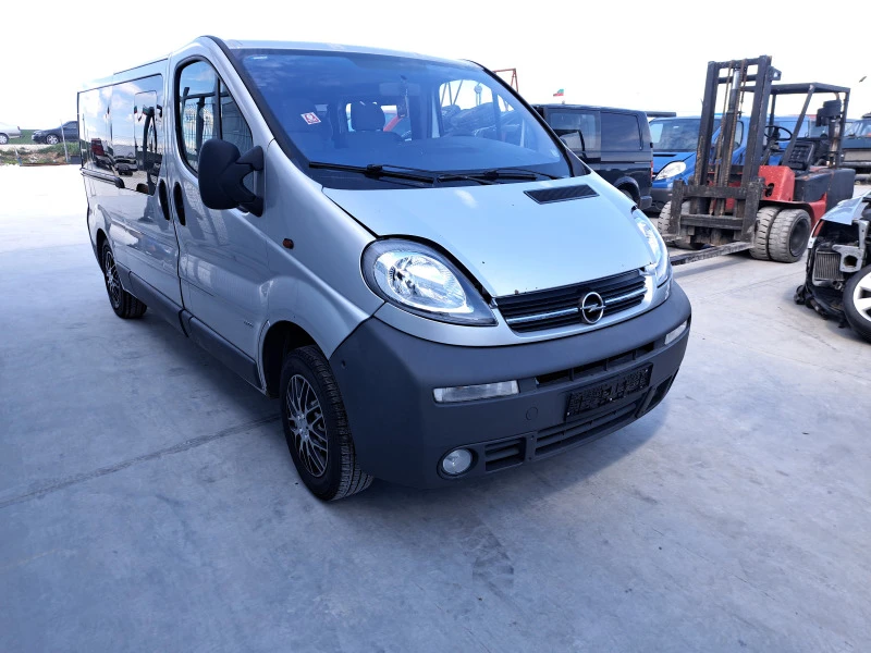 Opel Vivaro 2.5 CDTI НА ЧАСТИ , снимка 1 - Бусове и автобуси - 48700664