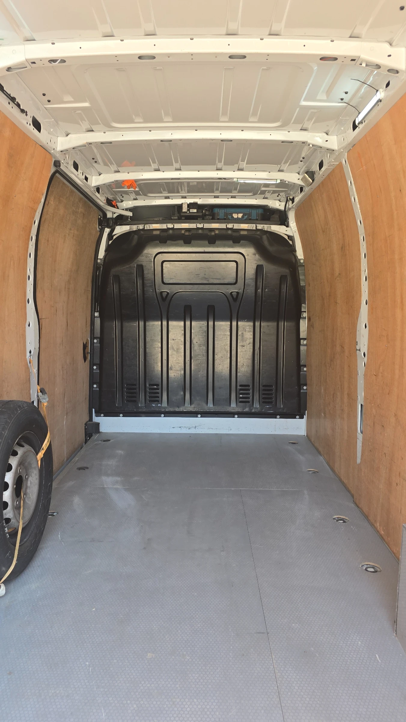 Renault Master L3H2 Red Edition , снимка 8 - Бусове и автобуси - 56483309