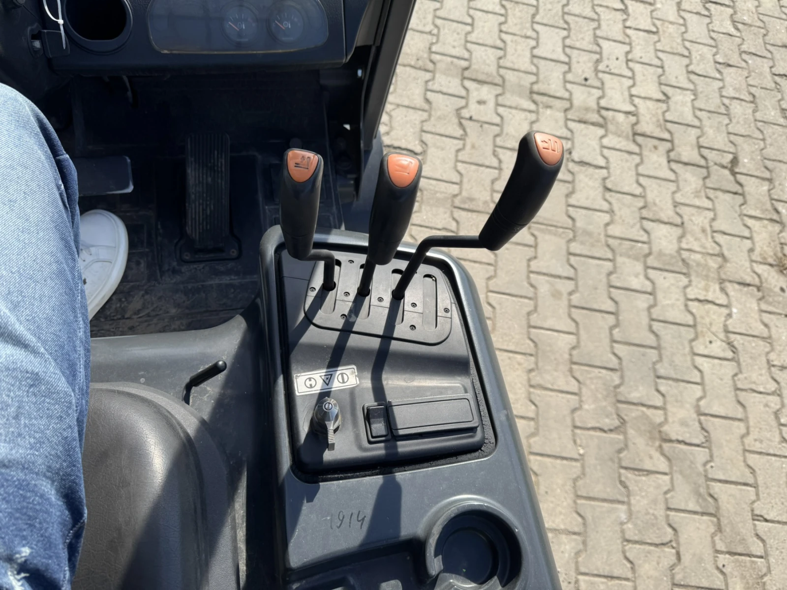 Мотокар DOOSAN G18GP, снимка 10 - Индустриална техника - 56574944