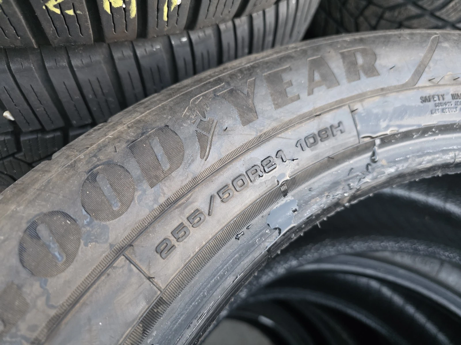 Гуми Зимни 255/50R21, снимка 10 - Гуми и джанти - 56663272