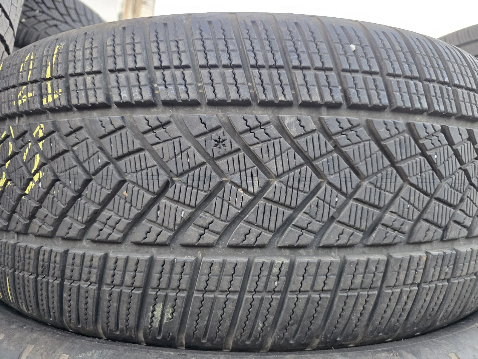 Гуми Зимни 255/50R21