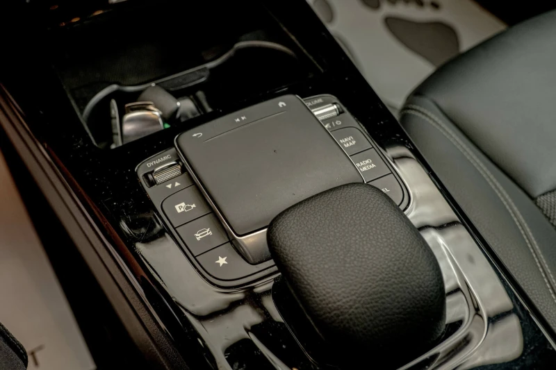 Mercedes-Benz A 180 d/Седан/Virtual/Подгрев/Dynamic Select/MBUX, снимка 8 - Автомобили и джипове - 51014873
