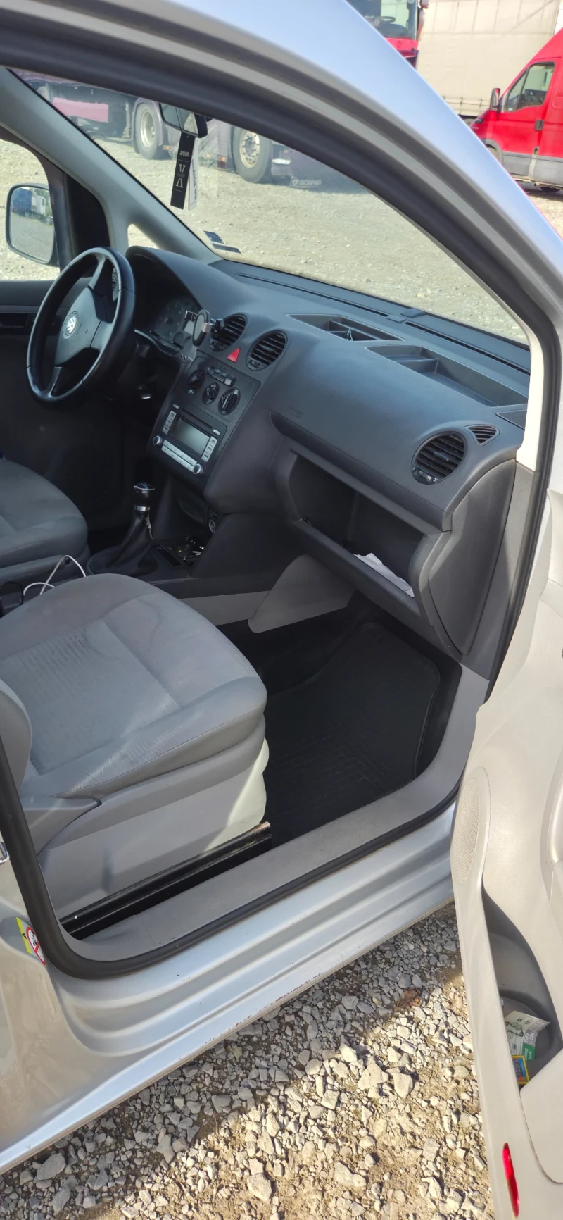 VW Caddy 1.9TDI, снимка 10 - Автомобили и джипове - 52239511