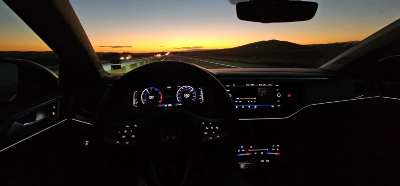 VW Taigo VW Taigo Ascot Grey style, DSG, снимка 10 - Автомобили и джипове - 52567928