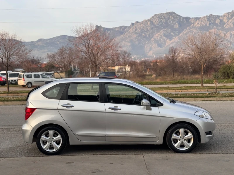 Honda Fr-v 2.2i-CTDI * 1 СОБСТВЕНИК* ПЕРФЕКТЕН* , снимка 6 - Автомобили и джипове - 52846762