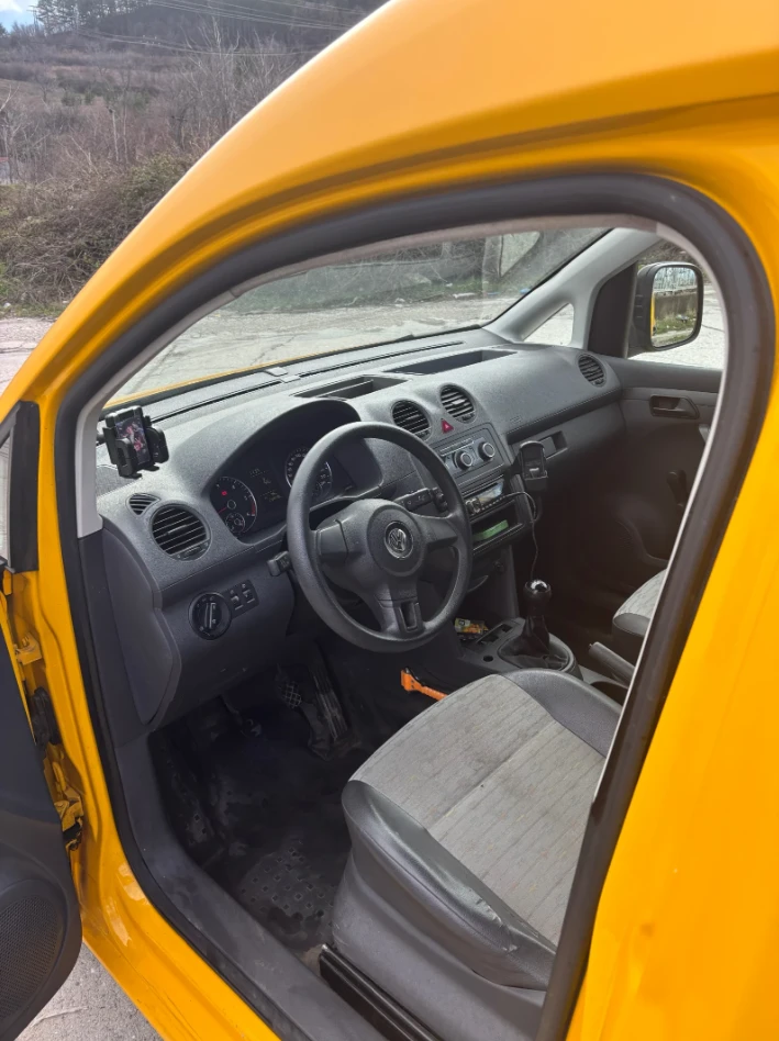 VW Caddy, снимка 16 - Автомобили и джипове - 53967304