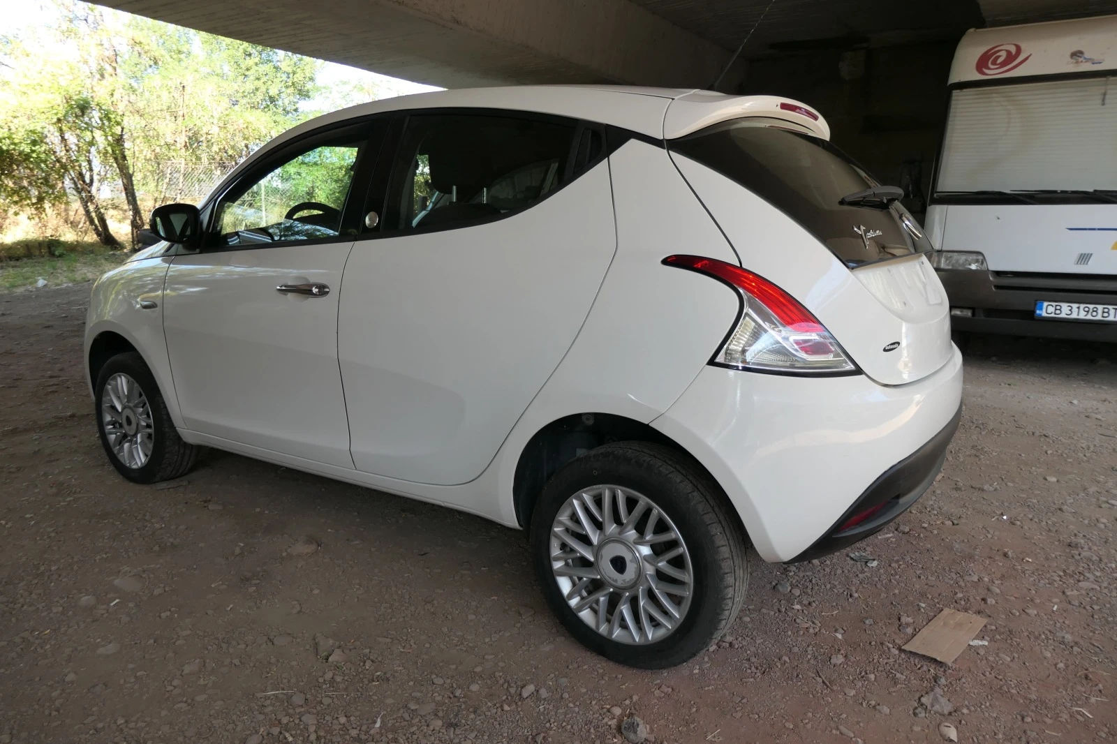 Lancia Ypsilon 0.9i МЕТАН EUR5B 85кс - изображение 7