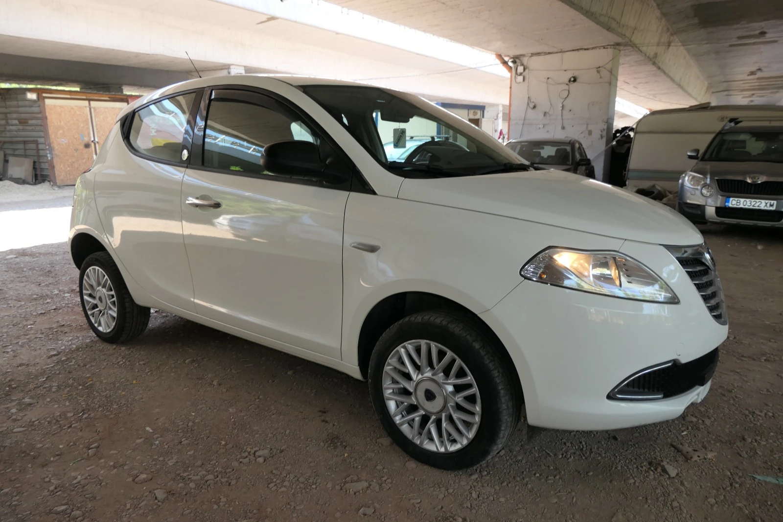 Lancia Ypsilon 0.9i МЕТАН EUR5B 85кс - изображение 4