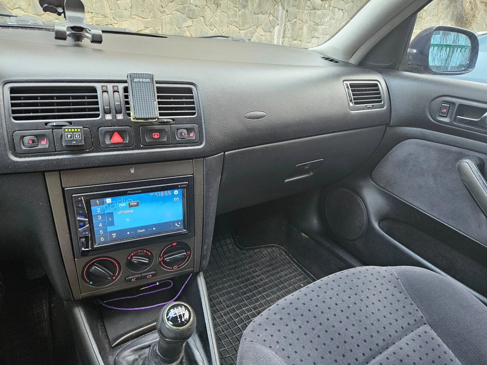 VW Bora 1.6 - изображение 6